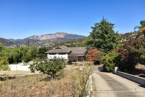 Exterior - 914 S Grade Rd, Alpine, CA 91901 photo 2 of 5