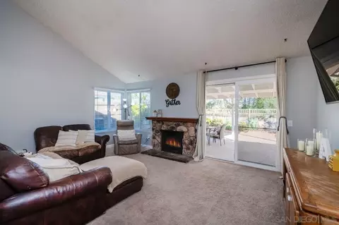 14027 Hermosillo Way, Poway, CA 92064 photo 4