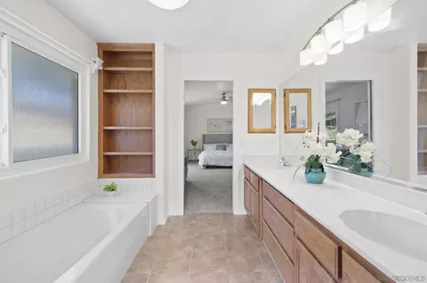 Bath - 1287 Hanson Way, Ramona, CA 92065 photo 3 of 3