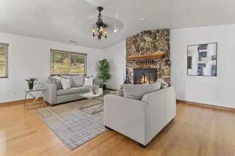Living - 1287 Hanson Way, Ramona, CA 92065 photo 1 of 4