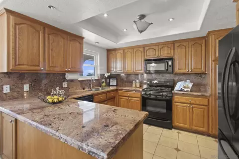Kitchen - 1287 Hanson Way, Ramona, CA 92065 photo 3 of 4