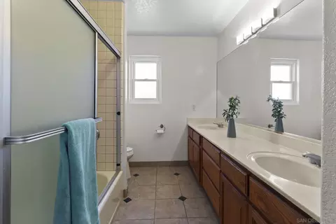 Bath - 1287 Hanson Way, Ramona, CA 92065 photo 1 of 3