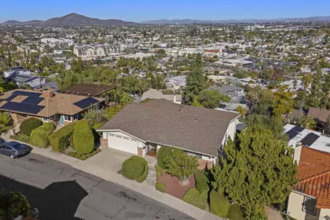 4417 Beverly Dr, La Mesa, CA 91941