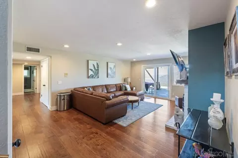 Living - 17924 Saint Andrews Dr, Poway, CA 92064 photo 4 of 4