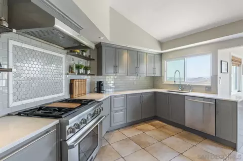 Kitchen - 17924 Saint Andrews Dr, Poway, CA 92064 photo 2 of 4