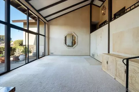 Living - 3365 Seacrest Dr, Carlsbad, CA 92008 photo 4 of 8