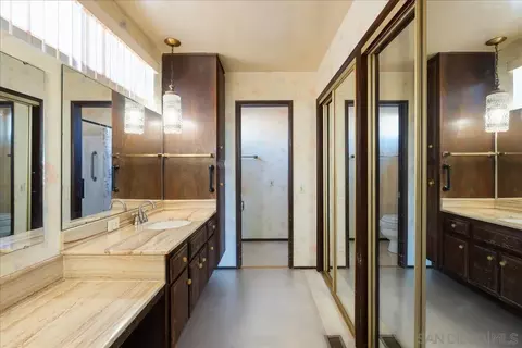 Bath - 3365 Seacrest Dr, Carlsbad, CA 92008 photo 5 of 5
