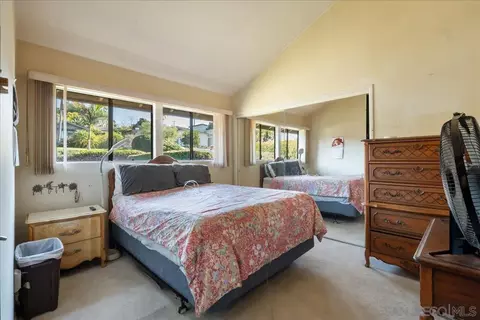 Bedroom - 3365 Seacrest Dr, Carlsbad, CA 92008 photo 3 of 3