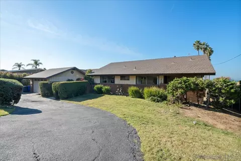 Exterior - 3365 Seacrest Dr, Carlsbad, CA 92008 photo 2 of 9