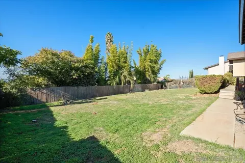 Exterior - 3365 Seacrest Dr, Carlsbad, CA 92008 photo 6 of 9