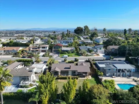 View/Area - 3365 Seacrest Dr, Carlsbad, CA 92008 photo 8 of 10