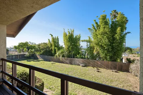 Exterior - 3365 Seacrest Dr, Carlsbad, CA 92008 photo 1 of 9