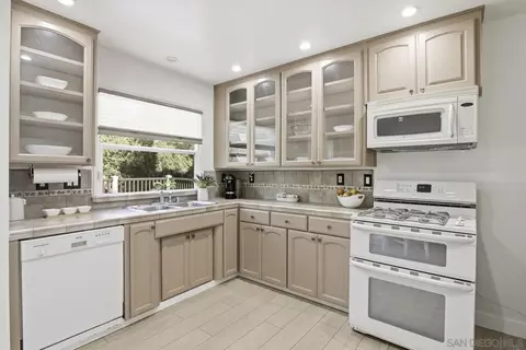 Kitchen - 7446 Ohio Pl, La Mesa, CA 91942 photo 5 of 5