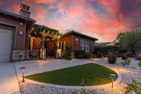 Exterior - 2067 James Gaynor, Fallbrook, CA 92028 photo 3 of 15