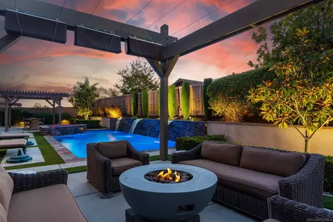 Exterior - 2067 James Gaynor, Fallbrook, CA 92028 photo 5 of 15