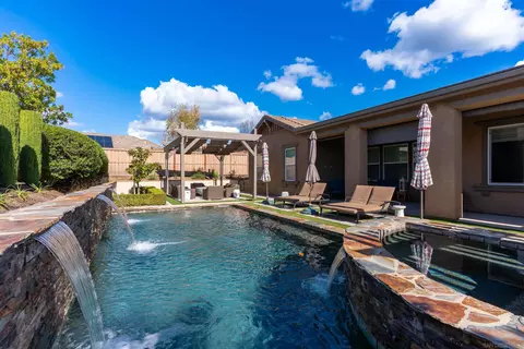 Exterior - 2067 James Gaynor, Fallbrook, CA 92028 photo 12 of 15