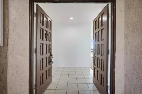 Entry Way - 10365 Hidden Farm Rd, Rancho Cucamonga, CA 91737 photo 2 of 5