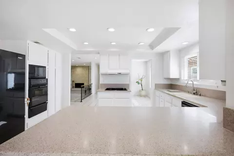 Kitchen - 10365 Hidden Farm Rd, Rancho Cucamonga, CA 91737 photo 1 of 5