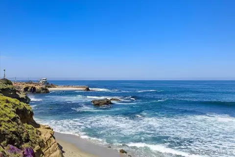 View/Area - 8040 Girard Ave #1, La Jolla, CA 92037 photo 9 of 12