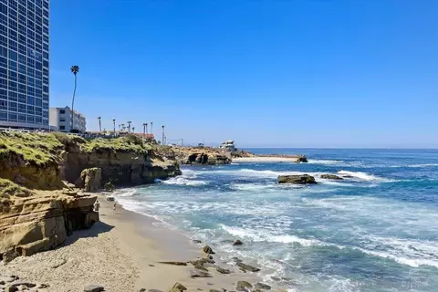 View/Area - 8040 Girard Ave #1, La Jolla, CA 92037 photo 10 of 12
