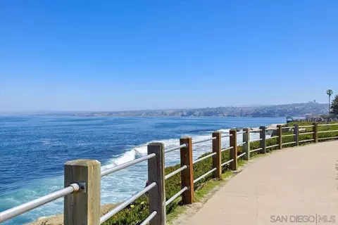 View/Area - 8040 Girard Ave #1, La Jolla, CA 92037 photo 8 of 12