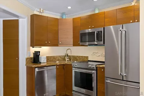 Kitchen - 8040 Girard Ave #1, La Jolla, CA 92037 photo 2 of 5
