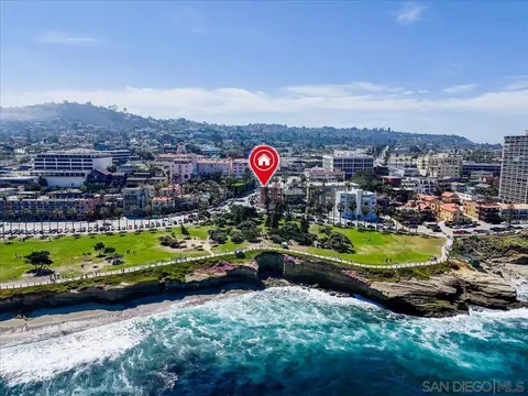 View/Area - 8040 Girard Ave #1, La Jolla, CA 92037 photo 3 of 12