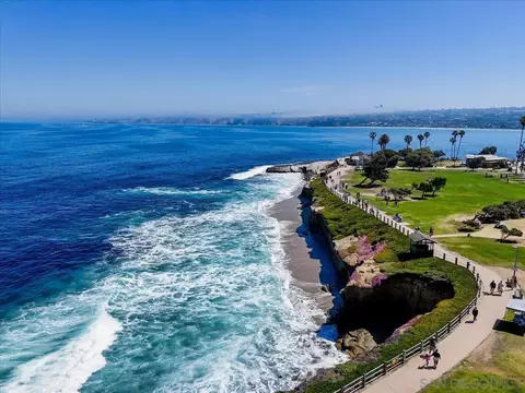 View/Area - 8040 Girard Ave #1, La Jolla, CA 92037 photo 5 of 12