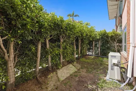 Exterior - 8040 Girard Ave #1, La Jolla, CA 92037 photo 2 of 3