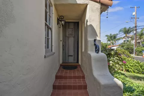Entry Way - 607 Arenas, La Jolla, CA 92037 photo 1 of 3