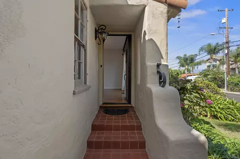 Entry Way - 607 Arenas, La Jolla, CA 92037 photo 2 of 3