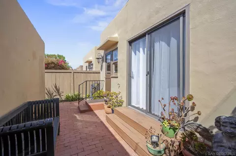 Exterior - 607 Arenas, La Jolla, CA 92037 photo 5 of 6