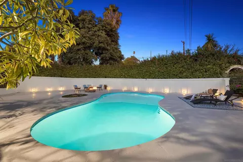 Exterior - 1048 Anza Ave, Vista, CA 92084 photo 4 of 9