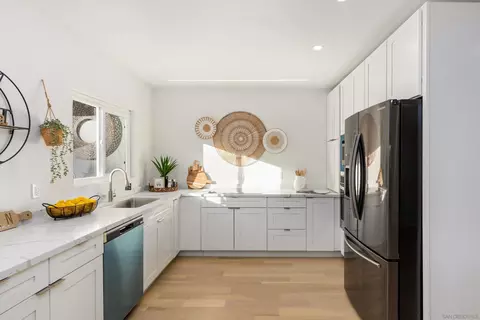 Kitchen - 1048 Anza Ave, Vista, CA 92084 photo 2 of 3