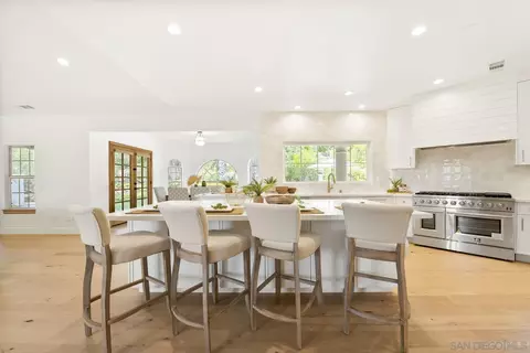 Kitchen - 17601 Valle Verde, Poway, CA 92064 photo 3 of 7