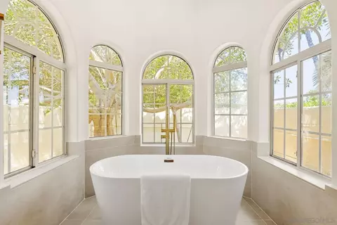 Bath - 17601 Valle Verde, Poway, CA 92064 photo 4 of 7