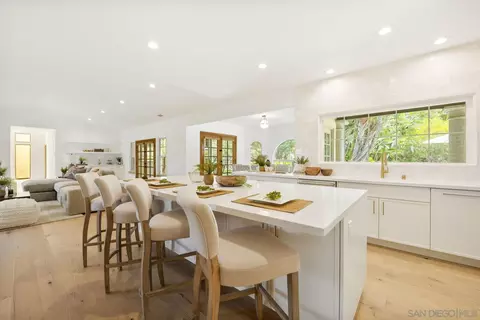 Kitchen - 17601 Valle Verde, Poway, CA 92064 photo 4 of 7