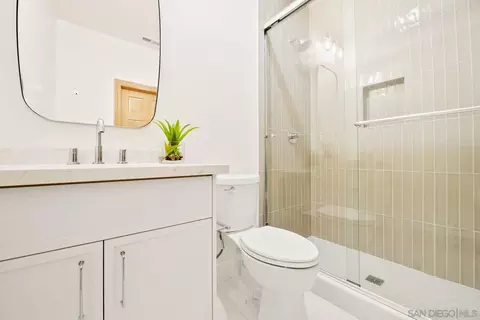 Bath - 17601 Valle Verde, Poway, CA 92064 photo 7 of 7