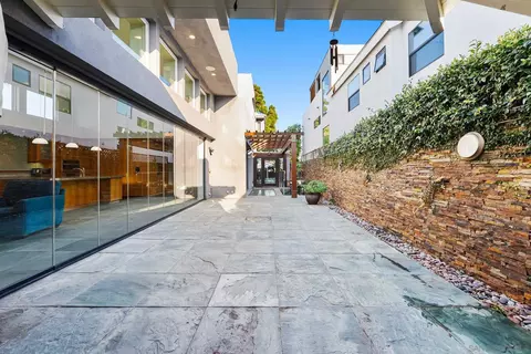 Exterior - 684 Margarita Ave, Coronado, CA 92118 photo 7 of 10