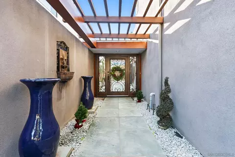 Entry Way - 684 Margarita Ave, Coronado, CA 92118 photo 1 of 4