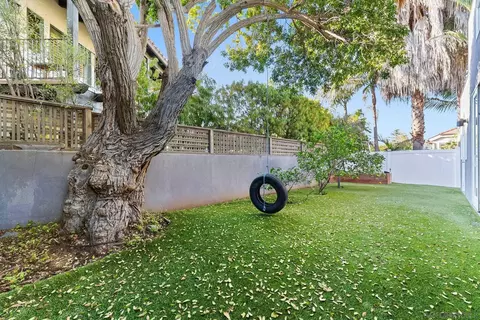 Exterior - 684 Margarita Ave, Coronado, CA 92118 photo 9 of 10