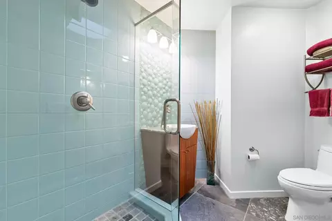 Bath - 684 Margarita Ave, Coronado, CA 92118 photo 4 of 6