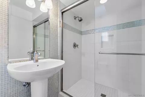 Bath - 684 Margarita Ave, Coronado, CA 92118 photo 6 of 6