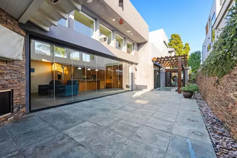 Exterior - 684 Margarita Ave, Coronado, CA 92118 photo 6 of 10