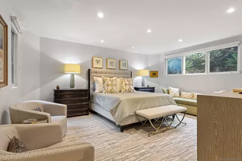 Bedroom - 7752 Eads Ave, La Jolla, CA 92037 photo 1 of 7