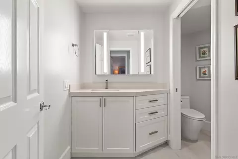 Bath - 7752 Eads Ave, La Jolla, CA 92037 photo 5 of 7