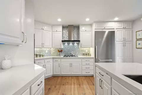 Kitchen - 7752 Eads Ave, La Jolla, CA 92037 photo 4 of 10