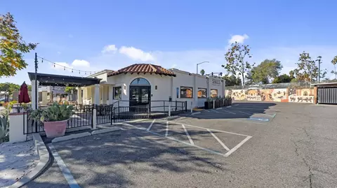 Exterior - 204 N Citrus Ave, Vista, CA 92084 photo 7 of 8