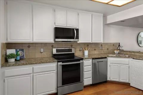 4614 Villas Dr, Bonita, CA 91902 photo 9