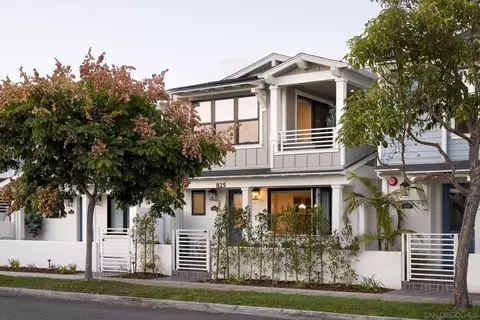825 9th St, Coronado, CA 92118